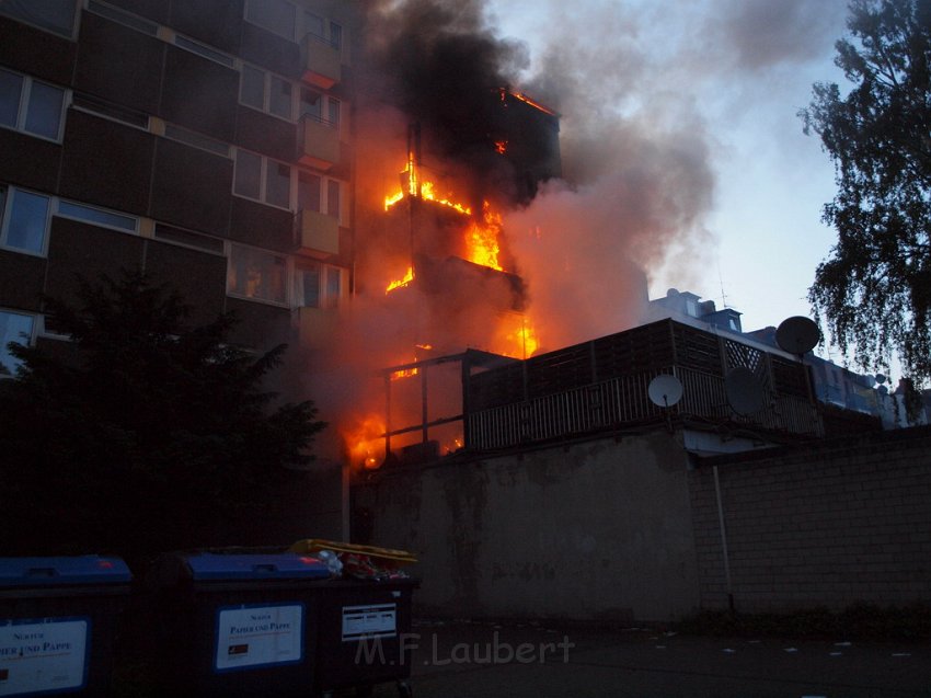 Feuer 3 Koeln Vingst Burgstr P117.JPG